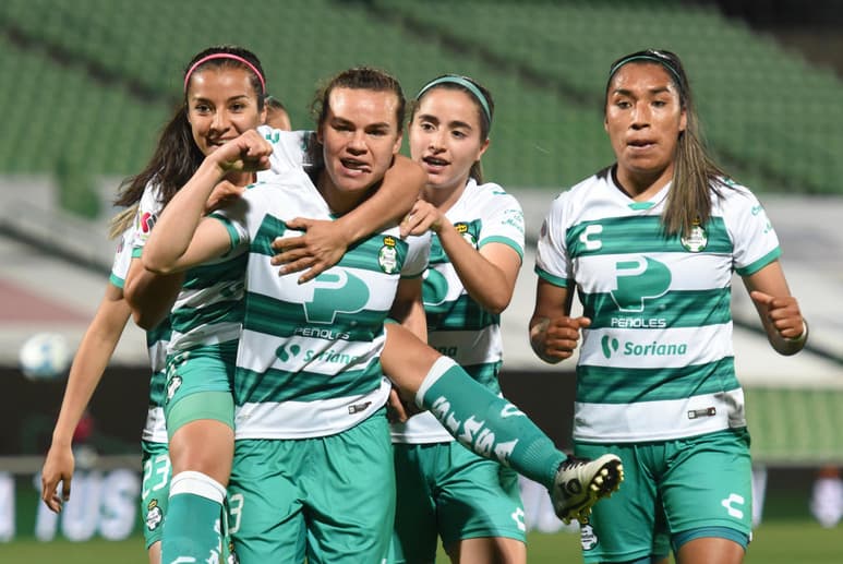 'Abramos la cancha a los sueños” es la frase que engloba la Campaña de Responsabilidad Social que la Liga MX lanza este lunes 8 de marzo, enmarcada por la conmemoración del Día Internacional de las Mujeres 2021, establecido por la Organización de las Naciones Unidas (ONU) desde 1975. (ARCHIVO)