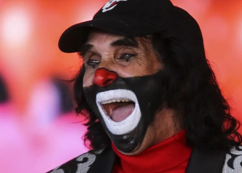 Luego de la lamentable noticia del fallecimiento del actor, comediante y conductor Ricardo González 'Cepillín', su hijo, Ricardo González Jr. compartió en sus redes sociales el lugar en el que velarán al personaje el día de hoy. (Especial)