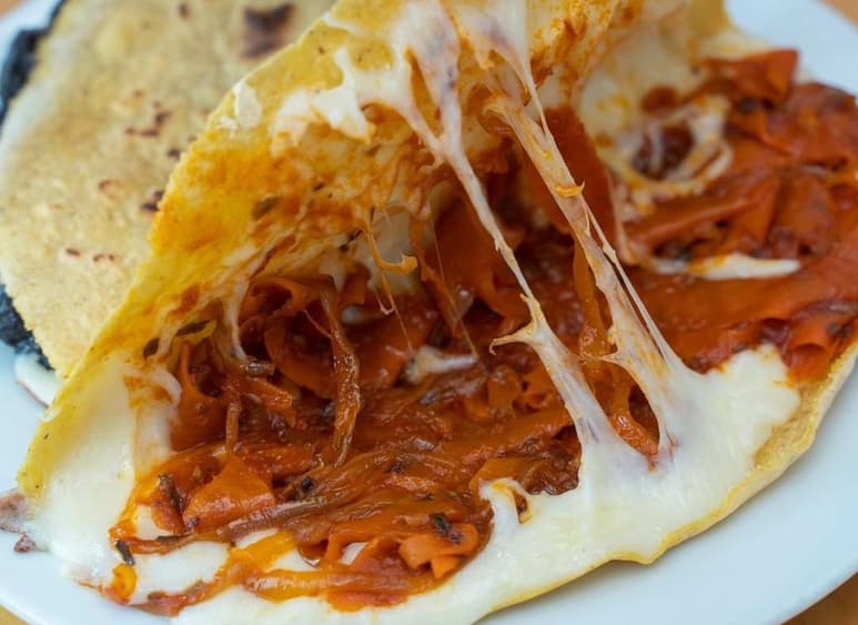 Existen formas de cocinar platillos tradicionales y saludables. (INSTAGRAM / @eltianguisdebarcelona)