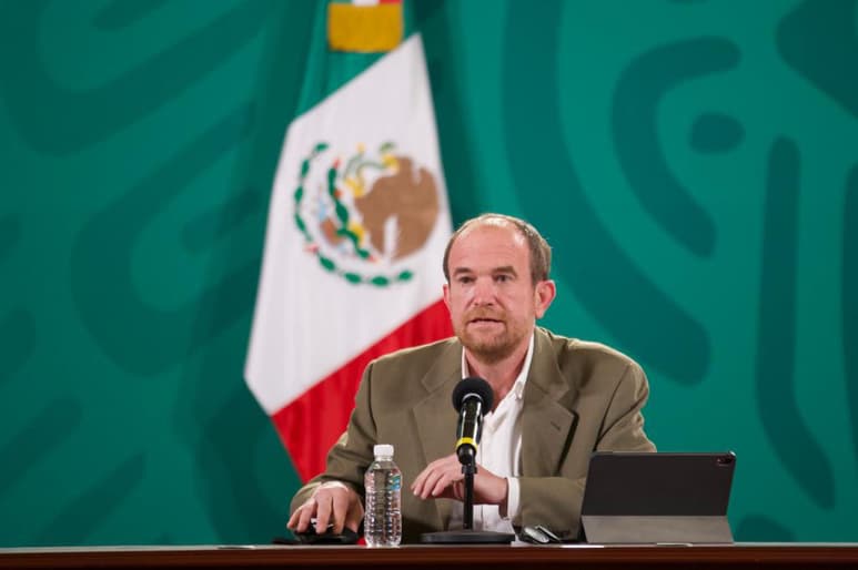 La Secretaría de Salud aseguró que las vacunas Sinovac que llegaron a Nuevo León el fin de semana pasado están en buenas condiciones y deben aplicarse en adultos mayores, puesto que el tema de la temperatura no inhibe su efectividad. (EL UNIVERSAL)