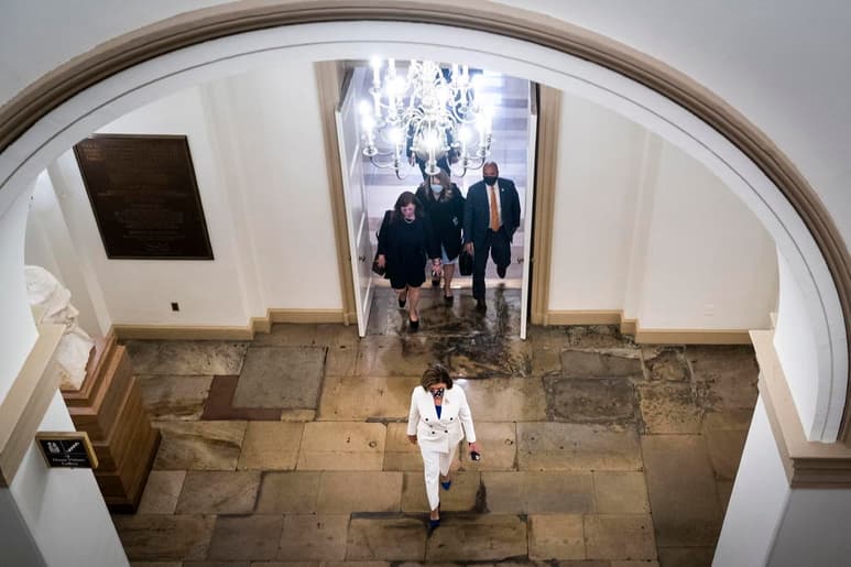 La Cámara de Representantes de Estados Unidos arrancó este miércoles el debate para la votación final del nuevo paquete de estímulo fiscal de 1.9 billones de dólares para contener la crisis provocada por la pandemia de la COVID-19, que se espera que salga adelante, pese al rechazo frontal de los republicanos. (EFE)