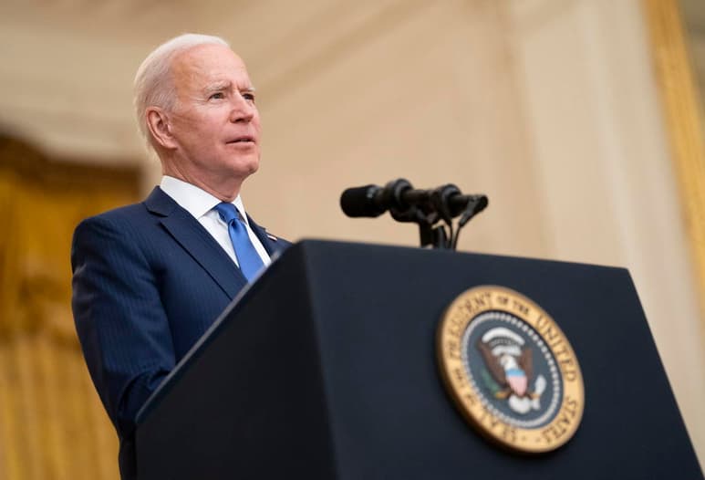 El presidente estadounidense, Joe Biden, ordenó este miércoles restaurar un programa de acogida para menores de El Salvador, Guatemala y Honduras, destinado a evitar el peligroso viaje que realizan algunos niños desde sus países de origen para encontrarse con sus padres en Estados Unidos. (ARCHIVO)