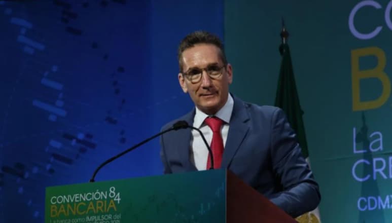 Becker resaltó que a pesar del enorme reto económico que enfrenta el país, el sector financiero se mantiene sólido; sin embargo, aún hay riesgos latentes. (ESPECIAL)
