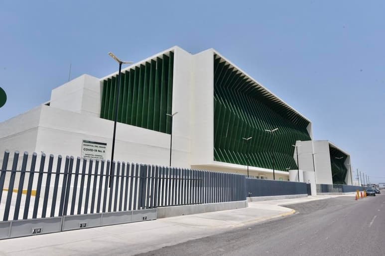 Aunque no dio una fecha exacta, en su gira por el municipio de Tlahualilo, el gobernador José Rosas Aispuro anunció que dentro de las próximas semanas entrará en operación el Hospital General de Gómez Palacio como tal, ya que actualmente sólo se atienden pacientes COVID-19, evento para el que se invitó al presidente de la República Andrés Manuel López Obrador. (Especial)