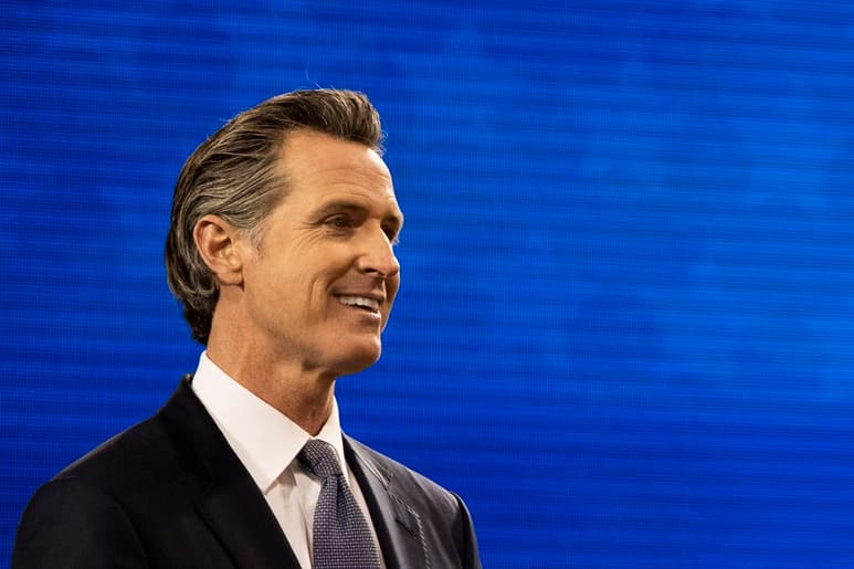 Una laboriosa revisión de meses arranca el miércoles para confirmar lo que parece inevitable: el gobernador de California Gavin Newsom enfrentará un referéndum revocatorio que pudiera sacar el puesto al demócrata antes de que concluya su término. (ARCHIVO)