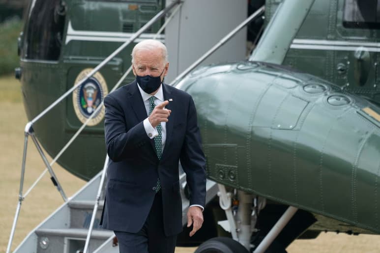 Biden, descendiente de irlandeses, se aprestaba a reunirse virtualmente con el primer ministro irlandés, Micheál Martin.
(AP)