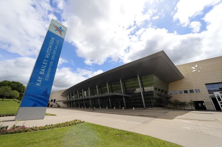 Un centro de convenciones en el centro de Dallas alojará hasta 3,000 adolescentes en momentos que el gobierno federal enfrenta una ola de migrantes en la frontera con México. (ESPECIAL)