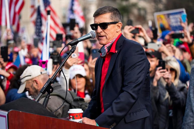 Una corte federal de apelaciones ratificó la condena de Bijan Kian, otrora socio del ex asesor de seguridad nacional Michael Flynn (foto) durante la presidencia de Donald Trump, por actuar como agente no registrado del gobierno turco. (ARCHIVO)