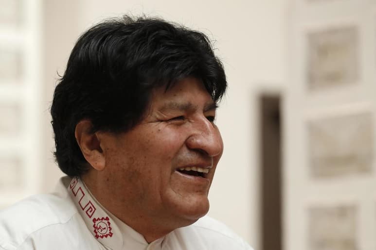 El expresidente de Bolivia Evo Morales fue recibido este jueves con abucheos y 'huevazos' en la ciudad de Monteagudo, en el departamento de Chuquisaca, donde un grupo de personas intentó impedir el paso de la caravana en la que se desplazaba el también líder del gubernamental MAS. (ARCHIVO)