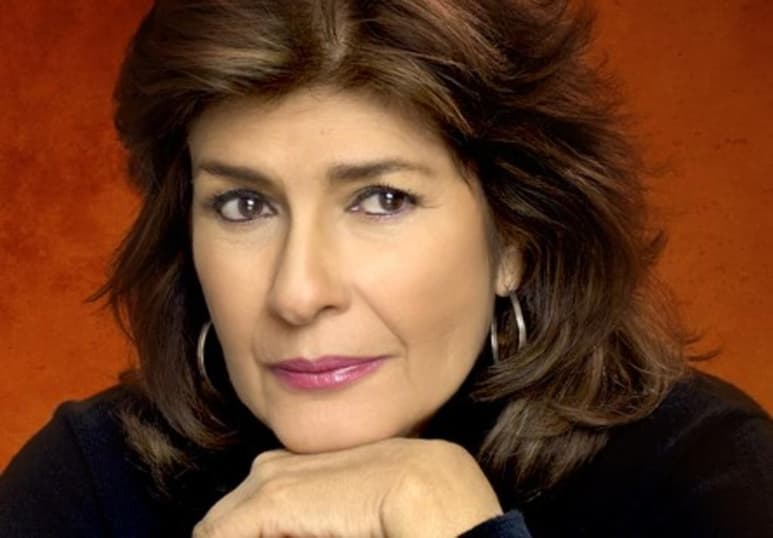 Raquel Olmedo es una mujer elegante, con mirada intensa y una voz grave, clara y segura. Nació en Cuba, y su primer amor no fue el actuar ante las cámaras, sino el cantar ópera ante miles de personas, por ello estudió cuatro años en el Conservatorio Nacional de Música de La Habana, cuando de pronto se le presentó la posibilidad de actuar y ese otro arte la atrapó para siempre. (Especial)