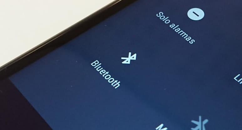 Un grupo de investigadores estadounidenses creó el virus virtual 'Safe Blues', diseñado a semejanza del SARS-CoV-2, el cual se transmite vía Bluetooth. (ESPECIAL)