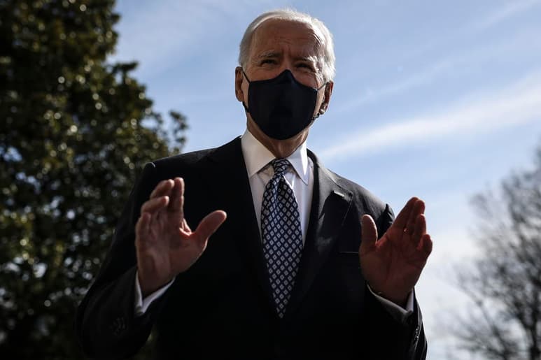 El presidente estadounidense, Joe Biden, se mostró 'muy orgulloso' de la reacción de su secretario de Estado, Antony Blinken, tras el tenso y poco diplomático cruce de declaraciones con funcionarios chinos en una reunión bilateral en Alaska. (EFE)