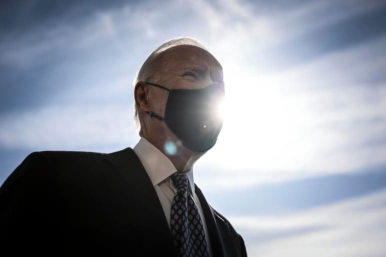 El presidente de Estados Unidos, Joe Biden, afirmó este viernes que ve posible llegar a las 200 millones de dosis de la vacuna contra la COVID-19 administradas durante sus primeros cien días de mandato, que se cumplen el 30 de abril; el doble de su meta inicial. (EFE)