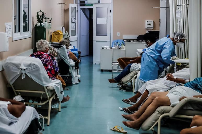 La máxima autoridad sanitaria de Brasil, epicentro global de la pandemia, informó este sábado que tomó una serie de medidas para evitar el desabastecimiento de oxígeno y medicamentos para los pacientes más graves con COVID-19. (ARCHIVO)
