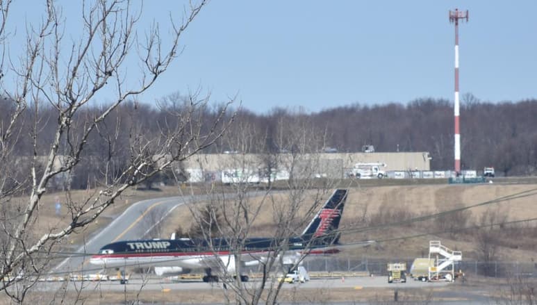 El Boeing 757 con el que el expresidente Donald Trump hizo campaña durante las elecciones de 2016 y que era apodado el “Trump Force Once” está abandonado en un aeropuerto al norte de la ciudad de Nueva York, según pudo constatar Efe. (EFE)