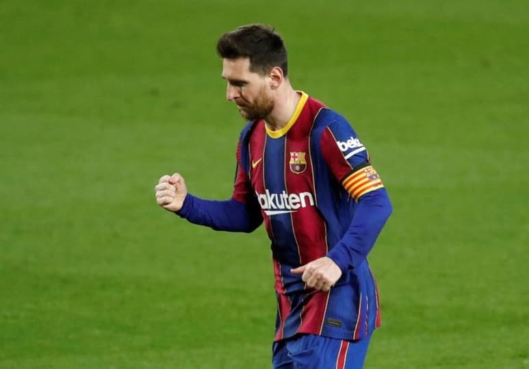 El argentino Leo Messi, con su titularidad en el Reale Arena ante la Real Sociedad, ha dejado atrás a Xavi Hernández, actual entrenador del Al Sadd catarí, y se ha convertido en el jugador del Barcelona con más partidos oficiales disputados en sus 121 años de historia: 768. (Especial)