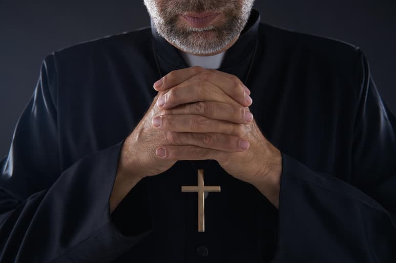 La congregación religiosa de los Legionarios de Cristo publicó hoy datos de 27 sacerdotes que abusaron sexualmente de 170 menores, como parte de su proceso de renovación iniciado a raíz del escándalo de su fundador Marcial Maciel. (ESPECIAL)