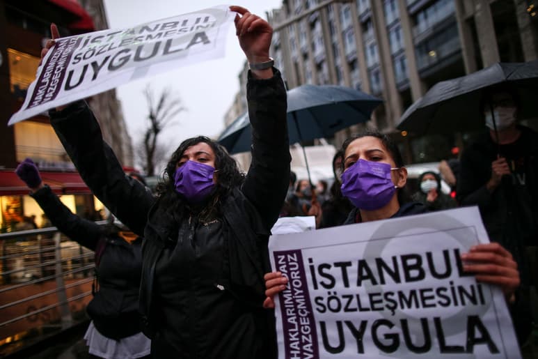 Turquía vive una crisis política y financiera tras varias medidas tomadas a golpe de decreto. (AP)