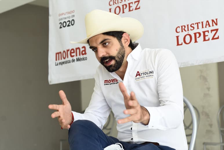 Luego de que Antonio Attolini, aspirante a diputado federal del distrito V por Torreón, declaró que el presidente Andrés Manuel López Obrador está al nivel de Jesuscristo, Mahatma Gandhi, Martin Luther King y Nelson Mandela, políticos, periodistas, youtubers, actrices y ciudadanos rechazaron los dichos del militante de Morena, mientras otros lo respaldaron.
(ARCHIVO)