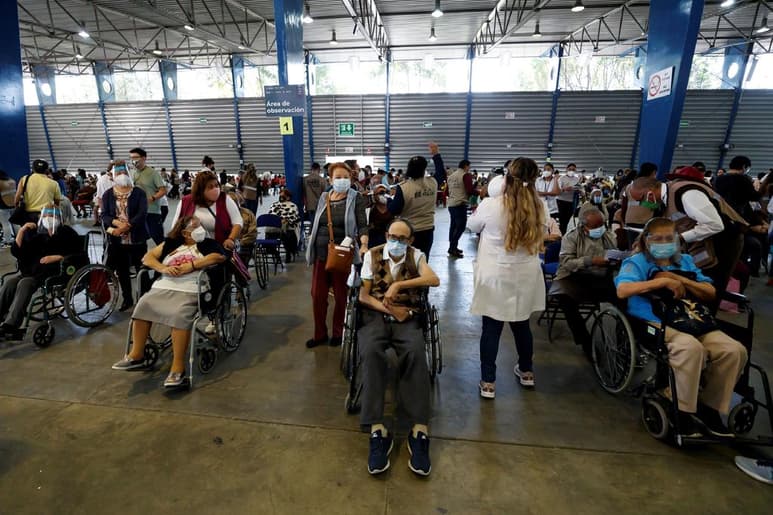 El expediente sobre las negociaciones para traer la vacuna rusa Sputnik V a México estará reservado por 5 años. (ARCHIVO)