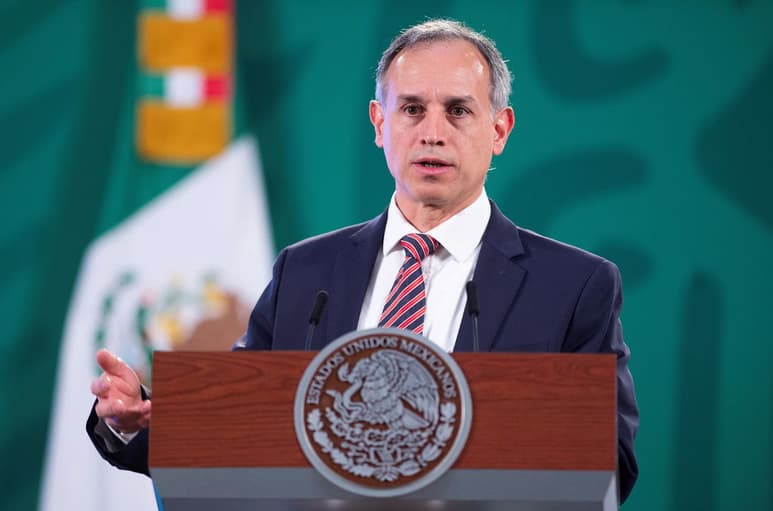 El funcionario de Salud fue criticado al presentar el decálogo, pues se recordó que él lleva acciones contrarias a las que emite.