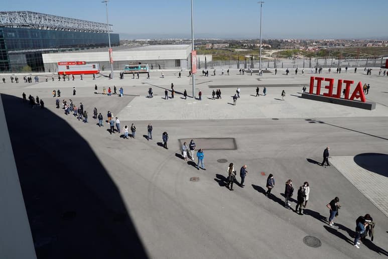 La incidencia de la COVID-19 registró un nuevo ascenso en España, con 320 fallecidos y 7,026 contagios más, según los datos oficiales publicados este miércoles. (EFE) 
