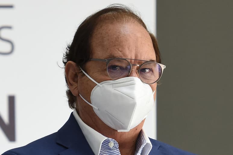 Bernal Gómez dijo que si personal de la Federación no acude, consultará con el gobernador de Coahuila, Miguel Ángel Riquelme Solís, las acciones a tomar. Además, amagó con retirar de las células de vacunación al personal de la Secretaría de Salud encargado de la aplicación de las dosis.
(ARCHIVO)