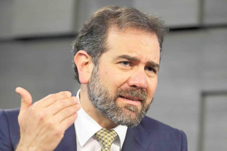 El consejero presidente del Instituto Nacional Electoral, Lorenzo Córdova, puntualizó que el cumplimiento de la ley no depende de la firma de un acuerdo, porque la legislación existe y hay la obligación de respetarla. (ARCHIVO)