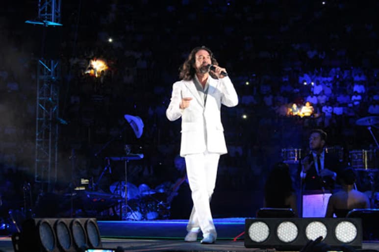 Nuevamente Marco Antonio Solís, 'El Buki' hizo de las suyas en Twitter, esta vez con una recomendación para seguirse cuidando contra el coronavirus durante Semana Santa. (Especial)