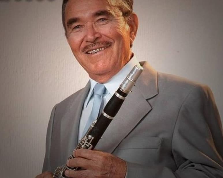 Este lunes, La Original Banda el Limón, originaria de Mazatlán, Sinaloa, dio a conocer la noticia del fallecimiento de uno de sus fundadores, Don Salvador Lizárraga. (Especial)