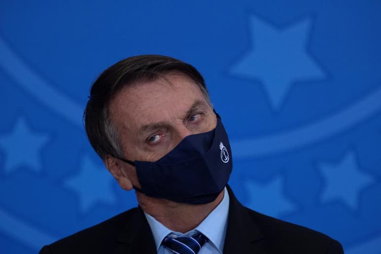 Los jefes del Ejército, la Armada y la Aviación de Brasil 'serán sustituidos', informaron fuentes oficiales este martes, un día después de que el presidente Jair Bolsonaro anunciara seis cambios en su gabinete, que incluyeron la salida del ministro de Defensa. (ARCHIVO)