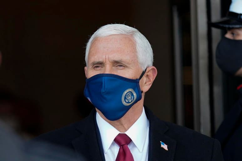 Cuando se le preguntó al expresidente Donald Trump a quiénes veía como futuros líderes del Partido Republicano, él rápidamente listó varios nombres, incluyendo el gobernador de Florida Ronb DeSantis y los senadores Josh Hawley y Ted Cruz. Pero claramente no estaba un nombre: Mike Pence. (ARCHIVO)