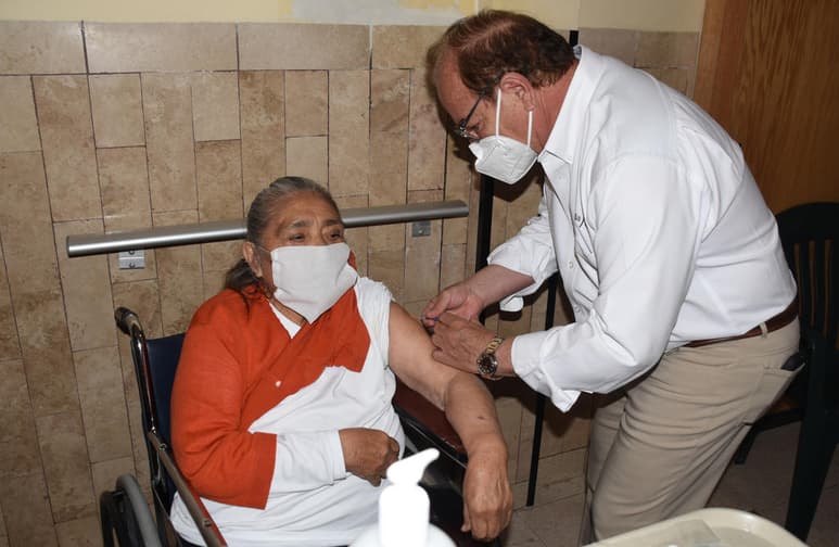 En Torreón, se cuenta con un padrón de 18 asilos y todos ellos serán visitados por brigadas de salud en los próximos días. Se empezará por aquellos que tienen mayor población de adultos mayores.
(JESÚS GALINDO)