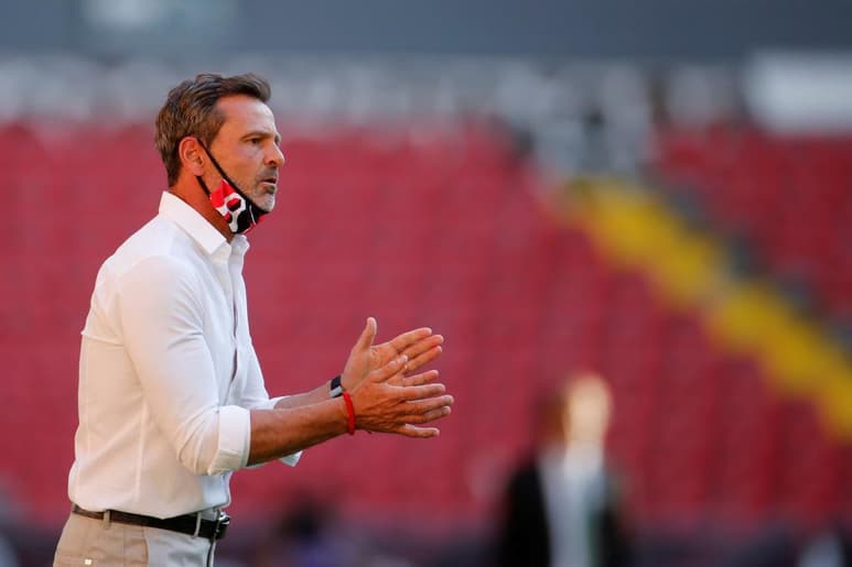 Diego Martín Cocca, defiende lo hecho por sus muchachos en el terreno de juego y deja las opiniones en los expertos. (ARCHIVO)