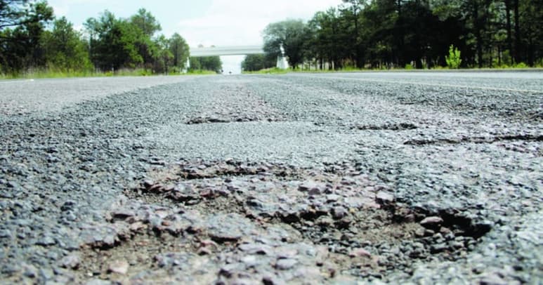 El 10 por ciento de la red carretera del estado se encuentra en mal estado; son alrededor de 200 km. (EL SIGLO DE TORREÓN)