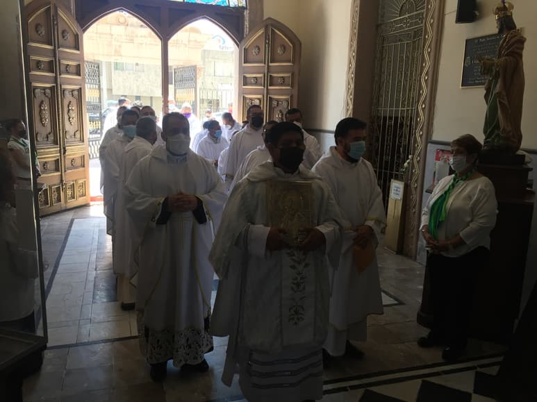 Los sacerdotes renovaron sus promesas como la obediencia, el celibato y la consagración a la Iglesia.