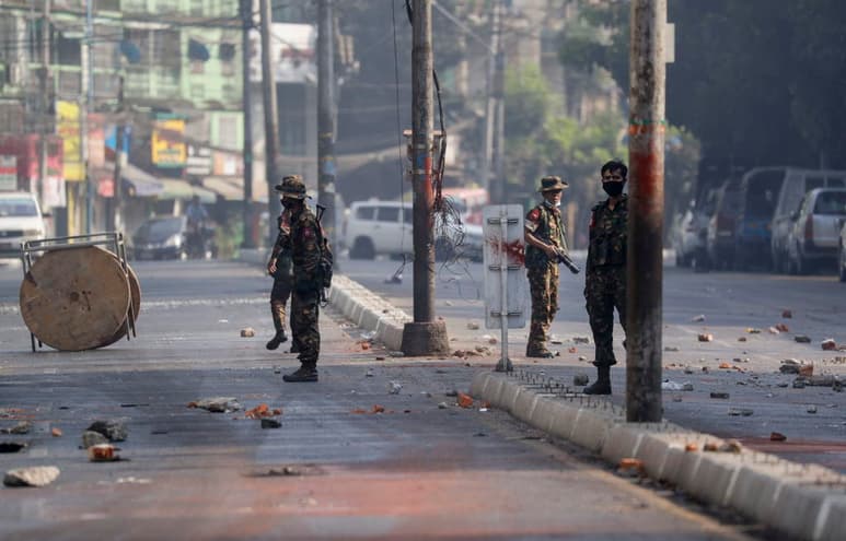 La enviada especial de la ONU a Birmania (Myanmar), Christine Schraner Burgener, alertó este miércoles de un 'baño de sangre inminente' en Birmania por parte del Ejército golpista y pidió al Consejo de Seguridad 'acciones significativas que puedan revertir el curso de los acontecimientos'. (EFE) 
