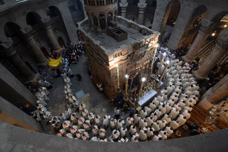 La comunidad católica de Tierra Santa rememora hoy las últimas horas de Jesús en Jerusalén, donde, tras la cancelación de algunas ceremonias el año pasado por la pandemia, se han recuperado tradiciones como el Lavado de Pies y se respira un aire de optimismo. (EFE)