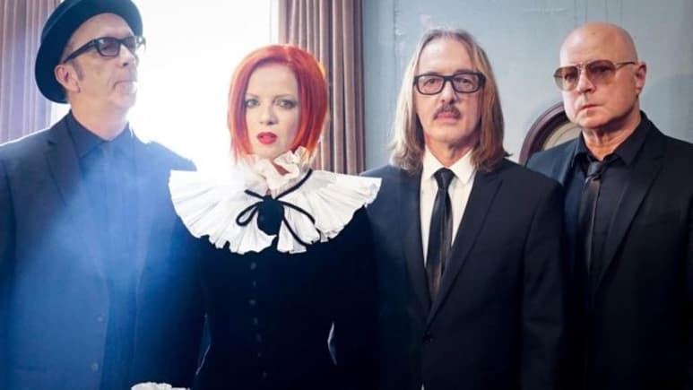 No Gods No Masters (Ni dioses ni amos, en español) será el título del séptimo disco de estudio de la banda Garbage, que saldrá el 11 de junio y han definido como un álbum contra los males que en su opinión acosan al planeta, como 'la miopía capitalista, el racismo, el sexismo y la misoginia'. (ESPECIAL)