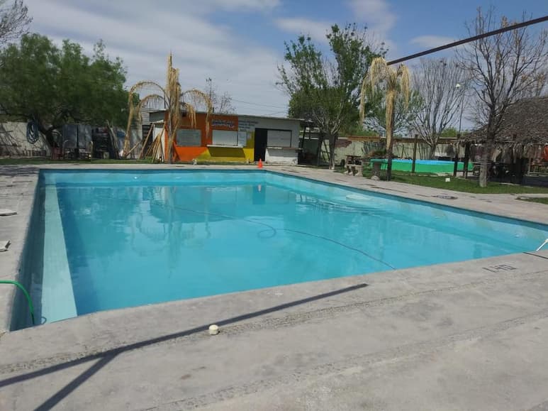 El Ayuntamiento tiene registrado un padrón de 32 balnearios en la ciudad; además existen jardines y quintas campestres para eventos sociales, que también serán regidas por la misma autorización del Subcomité Técnico.
(EL SIGLO DE TORREÓN)