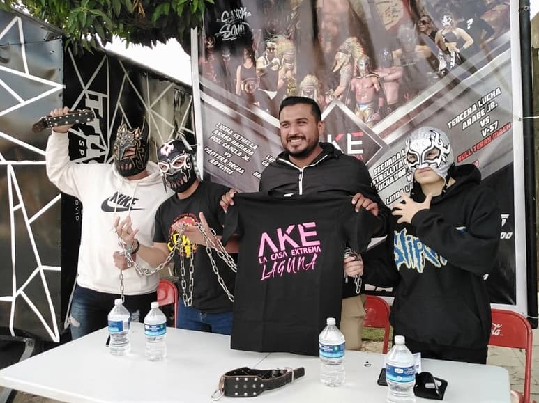 Promotor y gladiadores compartieron los pormenores de esta función que será auténticamente de gala, con cinco atractivas luchas. (ESPECIAL)