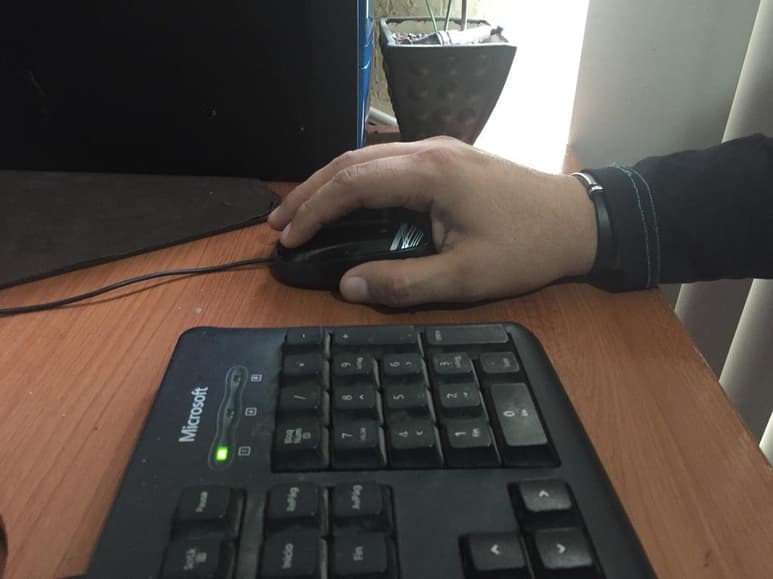 En la vida diaria estamos acostumbrados a tener un uso cotidiano de dispositivos electrónicos, los cuales facilitan una infinidad de tareas en diversos ámbitos, son muy útiles para personas que están en la escuela, que trabajan, que tienen ahí sus datos del negocio, así como juntas o conferencia a distancia, entre otras. (ESPECIAL)