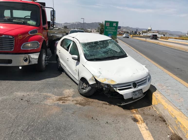 El automóvil siniestrado es un Volkswagen Gol, color blanco, el cual portaba placas de circulación de la Ciudad de México.
(EL SIGLO DE TORREÓN)