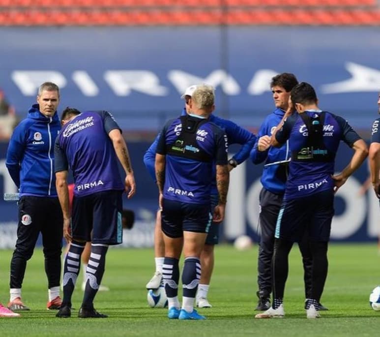 Este fin de semana se reanuda la Liga MX, y con ello la carrera por evitar el pago de multas millonarias por quedar en los últimos lugares. (Especial)