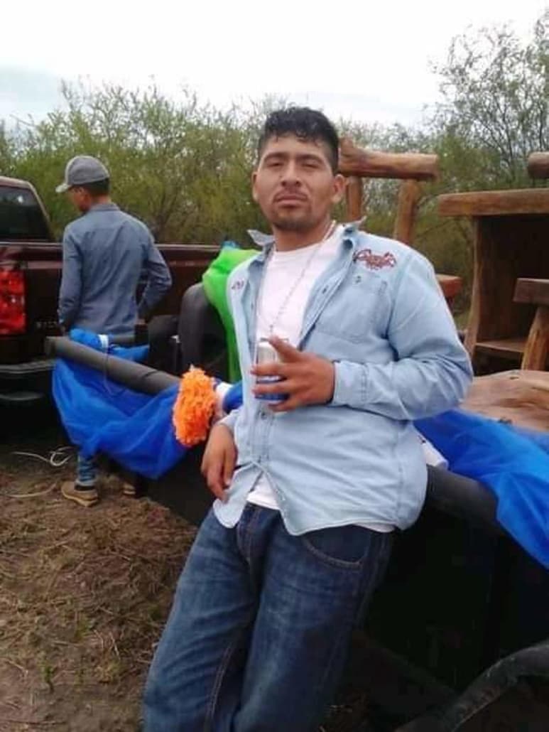 El enfermo fue identificado como Roberto David Ramírez Romero, quien era trasladado a “Casa Victoria”, un albergue con atención psiquiátrica y psicológica, bajó del automóvil cuando éste se detuvo y huyó corriendo mientras gritaba que era secuestrado.
(ARCHIVO)