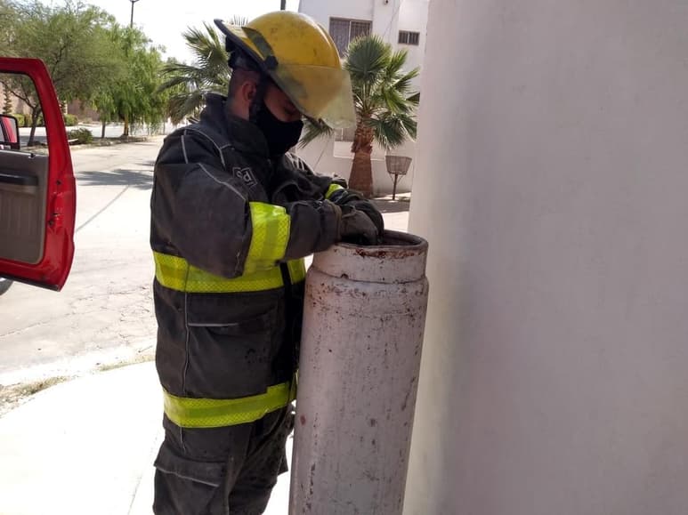El reporte sobre una fuga de gas en un domicilio de la colonia Exhacienda Antigua Los Ángeles, generó la movilización de las corporaciones de rescate de la ciudad. (EL SIGLO DE TORREÓN)