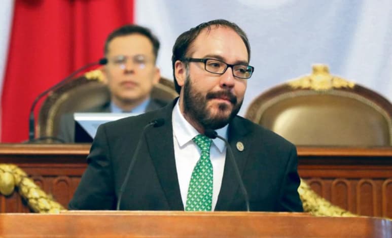 Candidatas y candidatos a distintos cargos, por Morena, pidieron al presidente del partido, Mario Delgado, además del dirigente del PT, Alberto Anaya, que retiren la candidatura a Mauricio Toledo, quien busca ser diputado federal por Texmelucan, Puebla. (ESPECIAL)