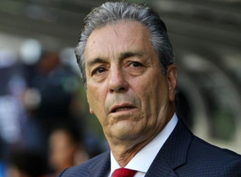 Tomás Boy reconoció que el error de Nicolás Vikonis le costó la victoria a su Mazatlán FC, pero también recargó responsabilidad sobre el arbitraje de Eduardo Basulto. (Especial)