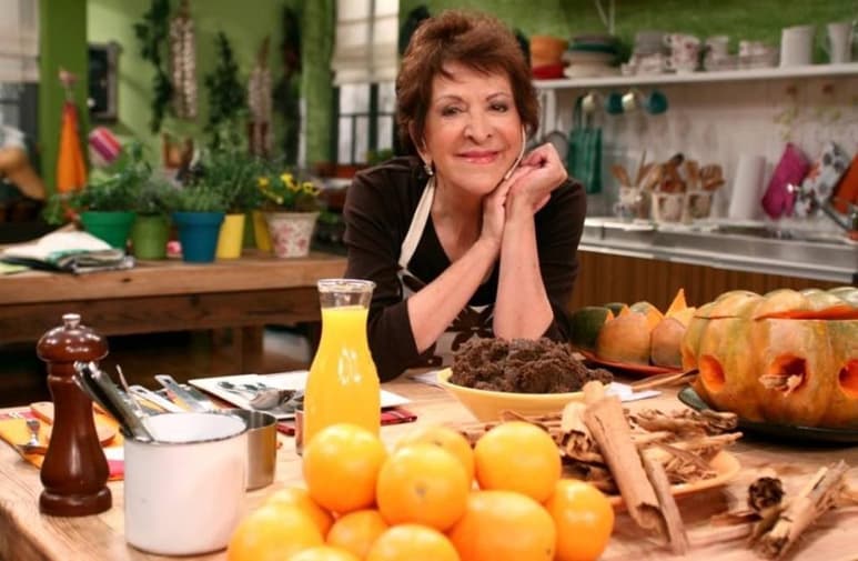 Lucía Josefina Sánchez Quintanar, mejor conocida como Chepina Peralta, la primera mujer en tener un programa de cocina en la televisión mexicana, murió a los 90 años de edad. (Especial)