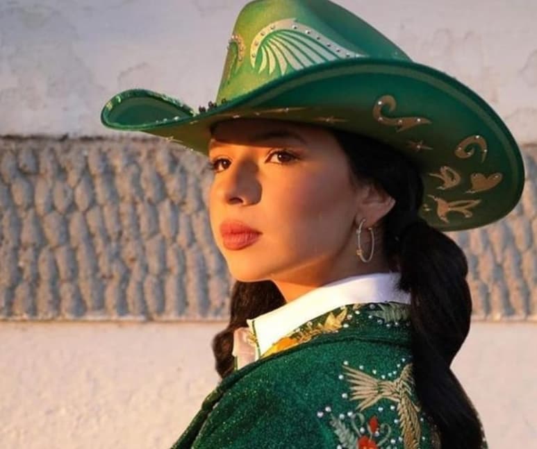 Por primera vez en su carrera, la nominada al Grammy Americano y dos veces postulada al Latin Grammy, Ángela Aguilar lanza una canción totalmente inédita en solitario y de qué manera, pues con una letra y un ritmo por demás contagioso, la “Princesa de la música mexicana” estrenó, En realidad, un tema de la autoría de Ana Bárbara. (Instagram)